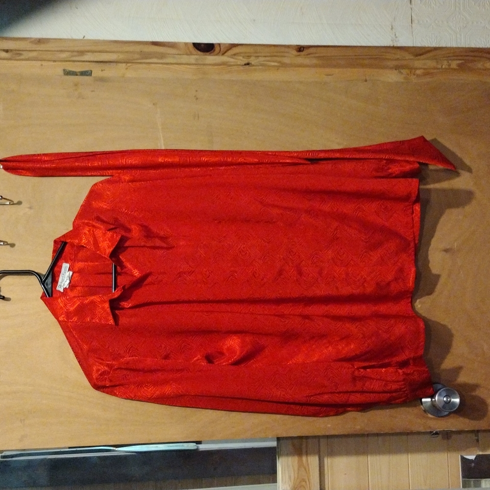 Vintage Richard Evans Button Front Blouse Size 12 w/Scarf Red Silky Geo Pattern